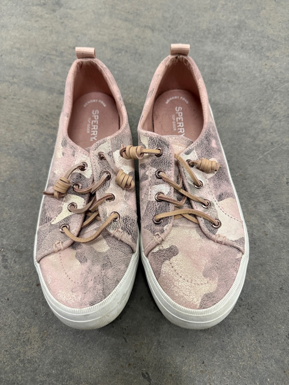 Sperry Women's Blush Pink Camo Canvas Sneakers